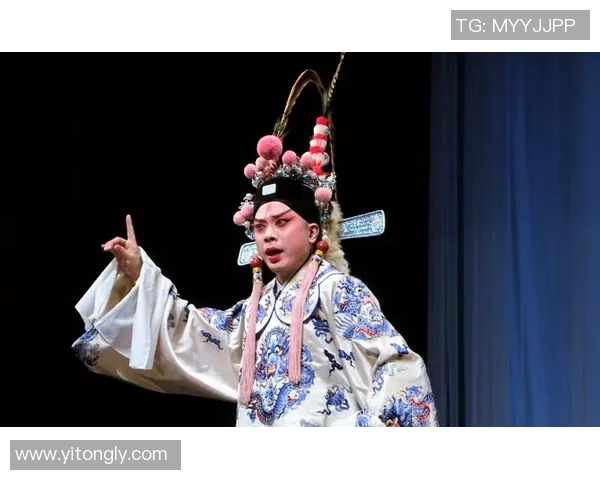 周敏专访：从绿茵场到人生舞台的足球旅程回顾与展望