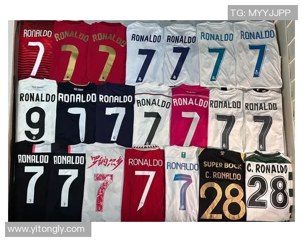 足球巨星C罗的辉煌历程与经典瞬间全景回顾 足球巨星C罗的辉煌历程与经典瞬间全景回顾