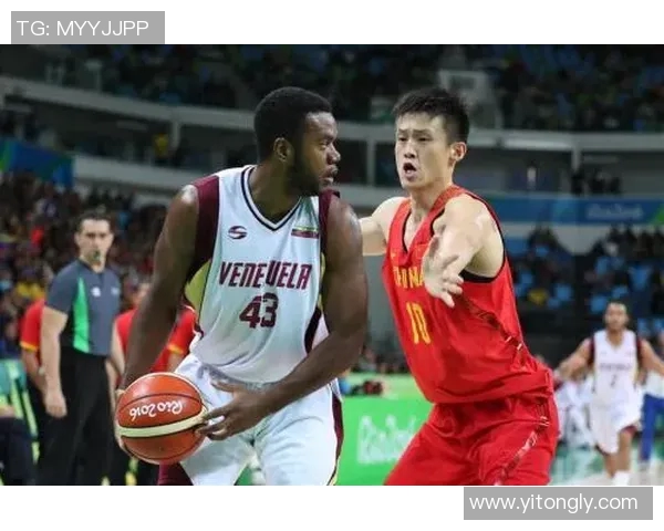 重庆篮球队在世界杯预选赛积分榜上以55分稳居第一名展现强劲实力 重庆篮球队在世界杯预选赛积分榜上以55分稳居第一名展现强劲实力