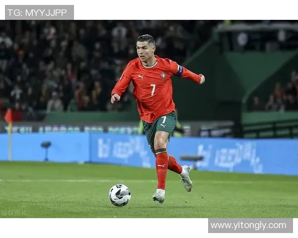 C罗为何能成为全球足球明星的背后故事与成就解析